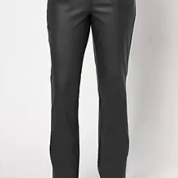 Belle by Kim Gravel | A Full Leg Shape is so IN. It’s flattering